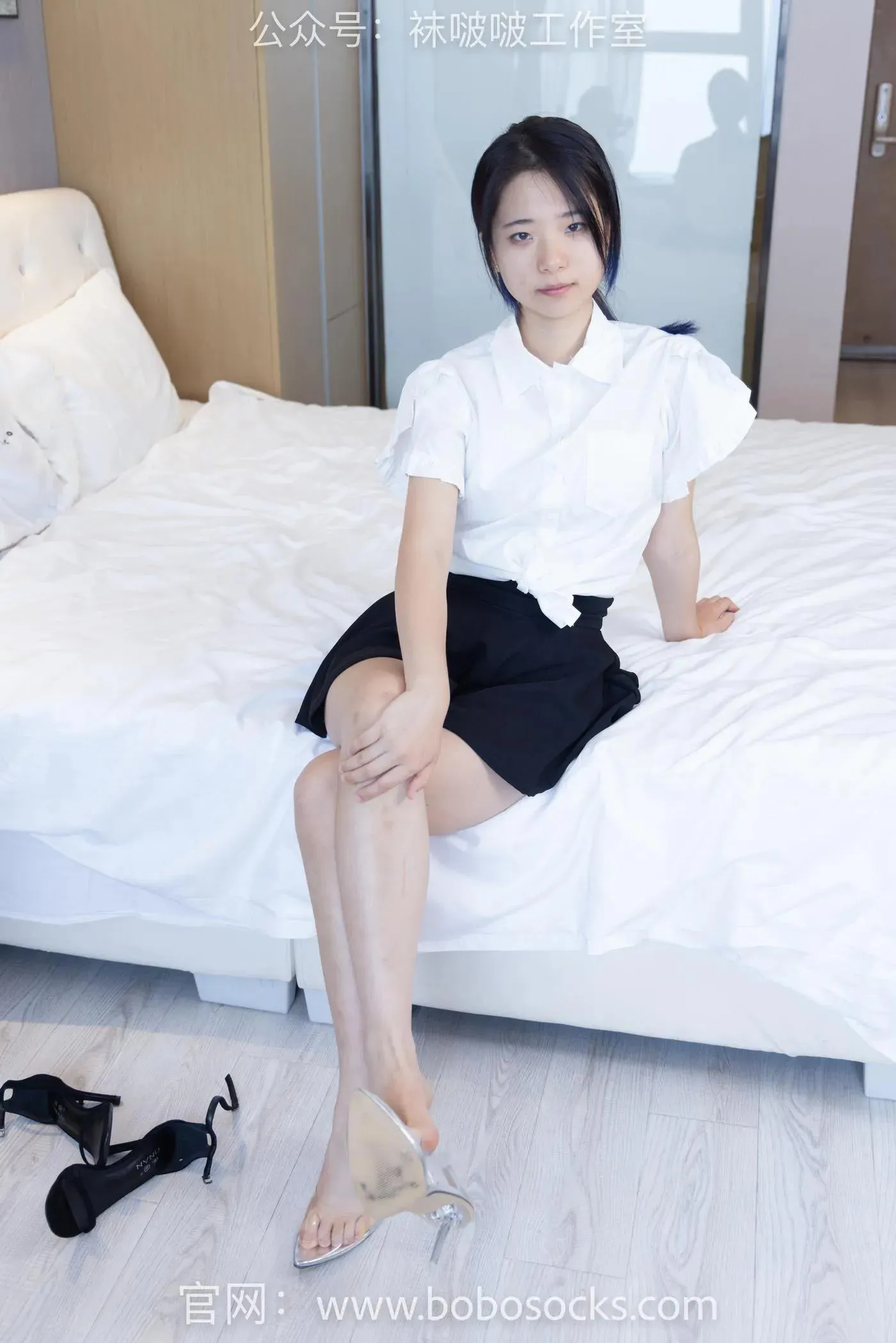 [BoBoSocks袜啵啵]NO.116 小淳-两双高跟鞋、肉丝、裸足 [146P]插图